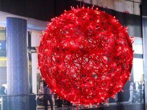 светящийся разноцветный шар