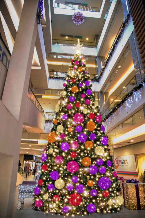 большие светящиеся фигуры